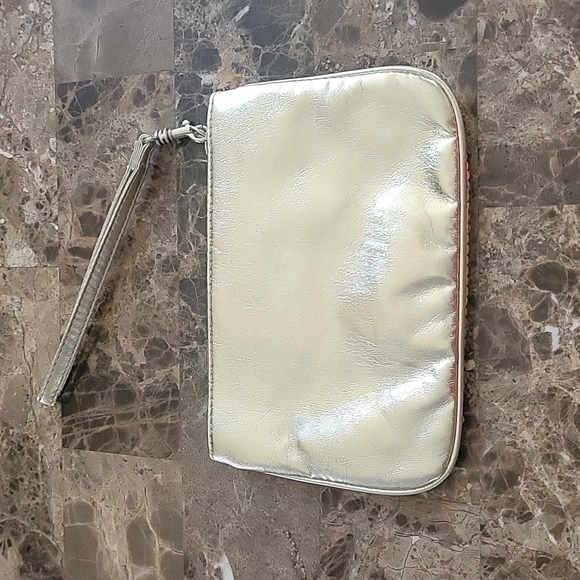 2 Express Gold Wristlets - Picture 8 of 12